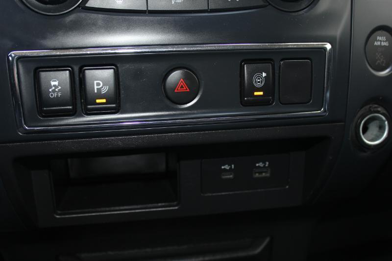 Nissan Titan SV Crew Cab 4WD 2022