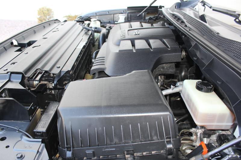 Nissan Titan SV Crew Cab 4WD 2022