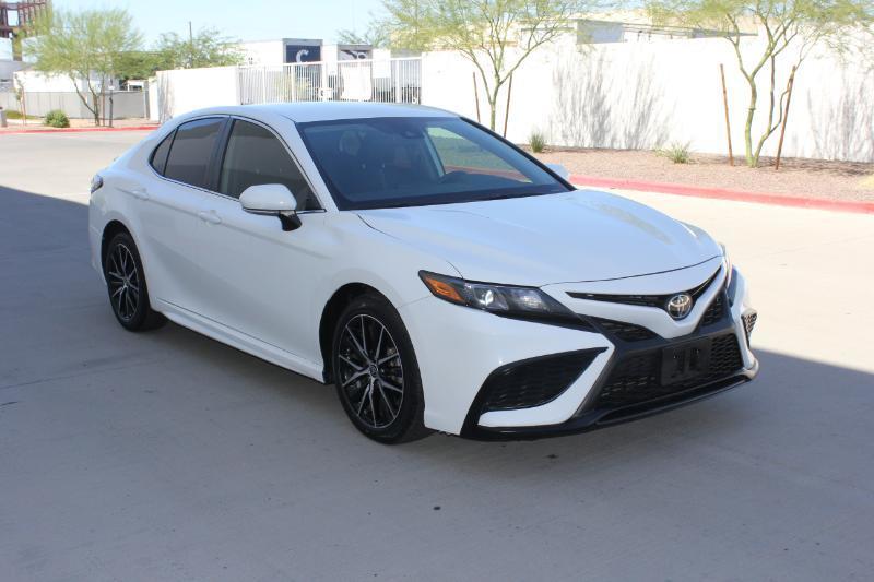 Toyota Camry SE 2024