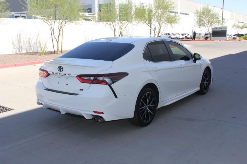 Toyota Camry SE 2024