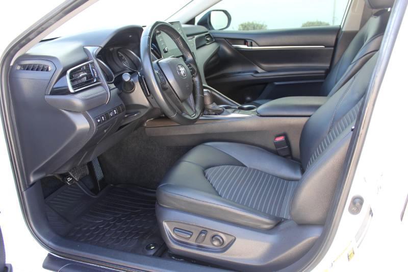 Toyota Camry SE 2024