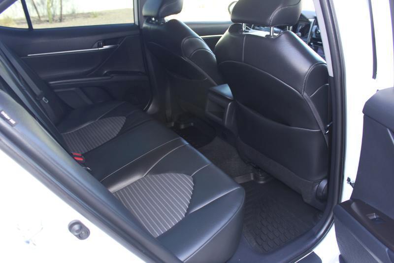 Toyota Camry SE 2024