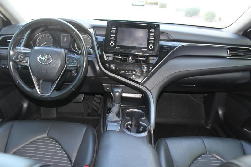 Toyota Camry SE 2024