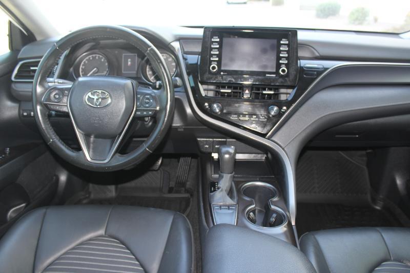 Toyota Camry SE 2024