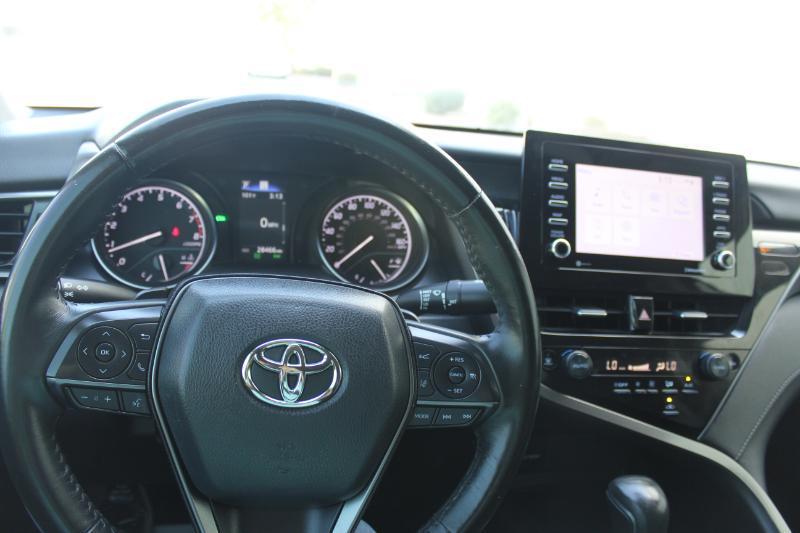 Toyota Camry SE 2024