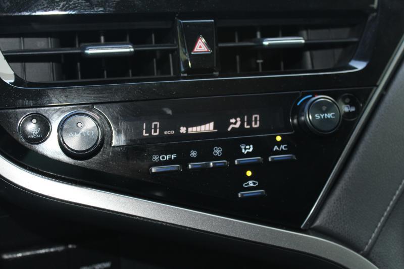 Toyota Camry SE 2024