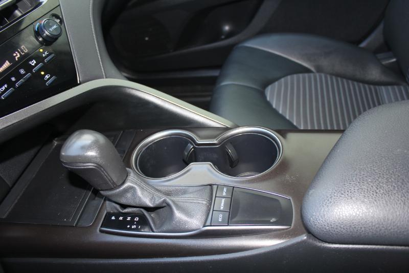 Toyota Camry SE 2024