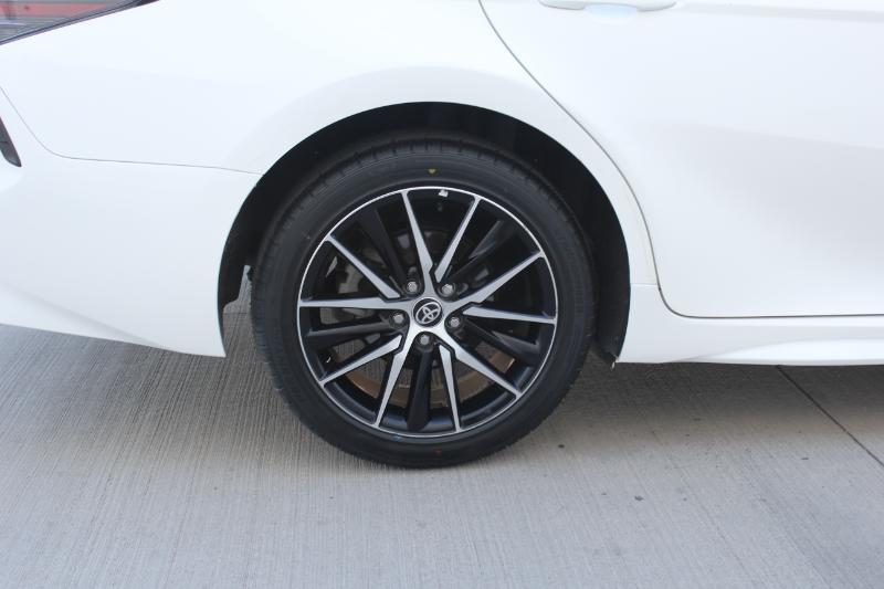 Toyota Camry SE 2024