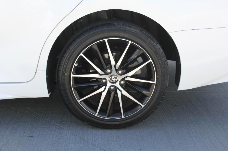 Toyota Camry SE 2024