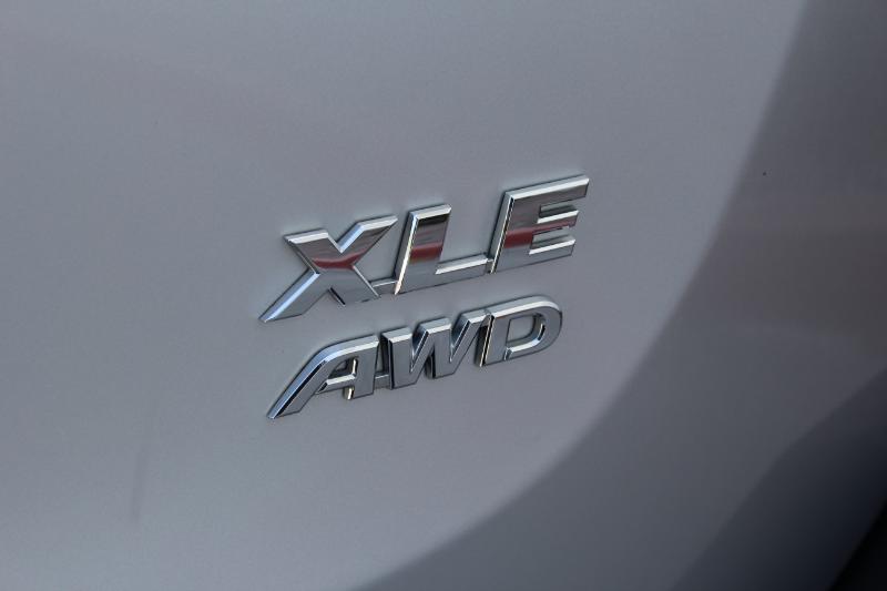 Toyota RAV4 XLE AWD 2015