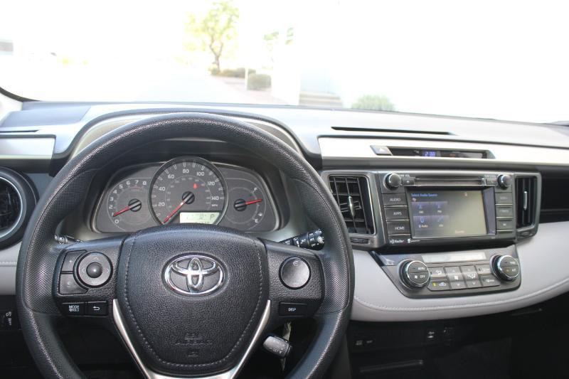 Toyota RAV4 XLE AWD 2015