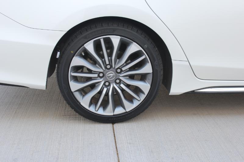 Acura RLX  2018
