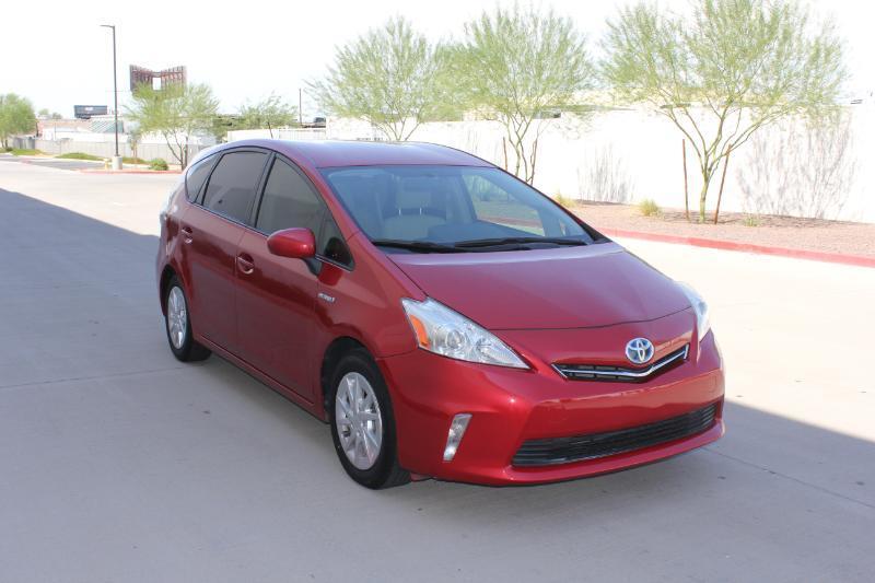 Toyota Prius V  2012