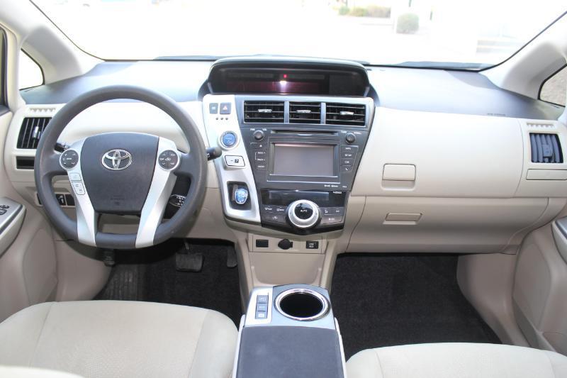 Toyota Prius V  2012