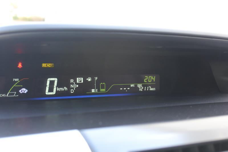 Toyota Prius V  2012