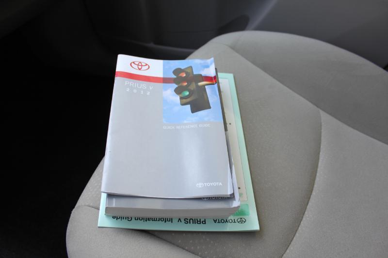 Toyota Prius V  2012