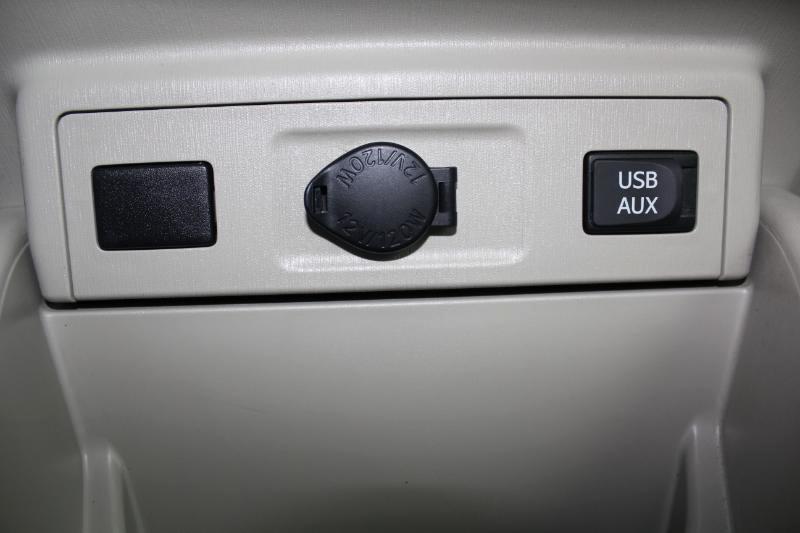 Toyota Prius V  2012