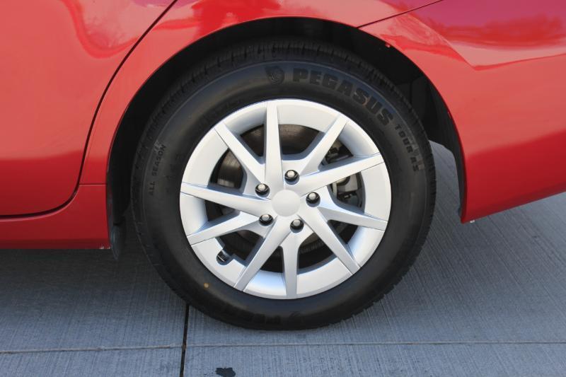 Toyota Prius V  2012