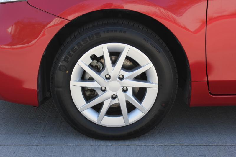 Toyota Prius V  2012