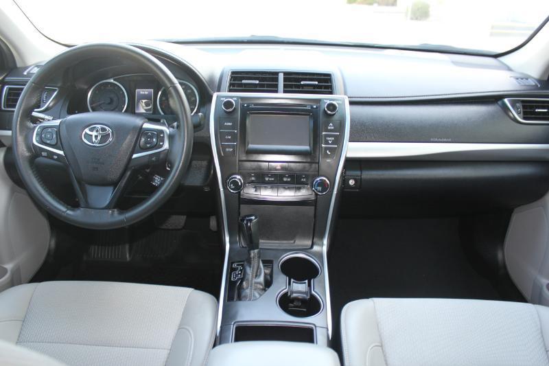 Toyota Camry SE 2017