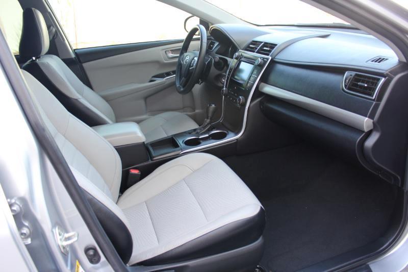 Toyota Camry SE 2017
