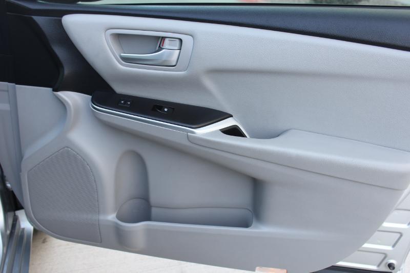 Toyota Camry SE 2017
