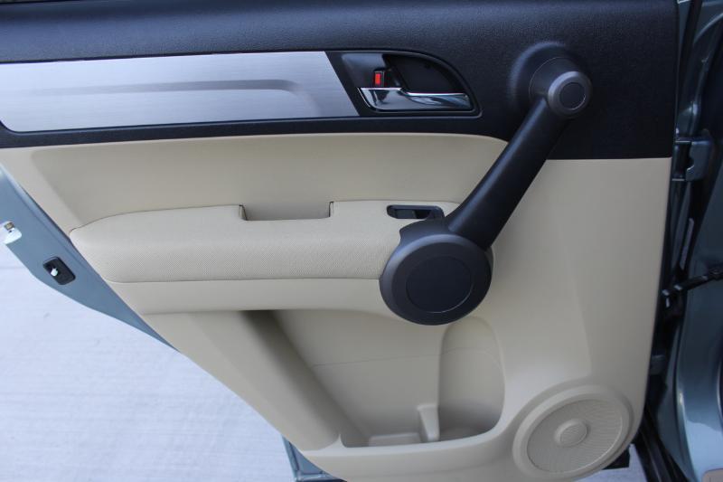 Honda CR-V LX 2WD 5-Speed AT 2011