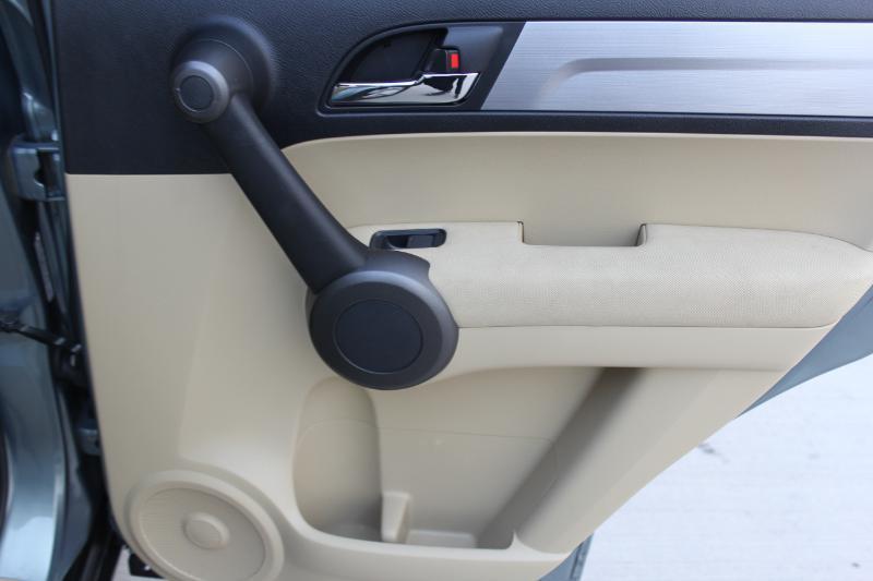 Honda CR-V LX 2WD 5-Speed AT 2011
