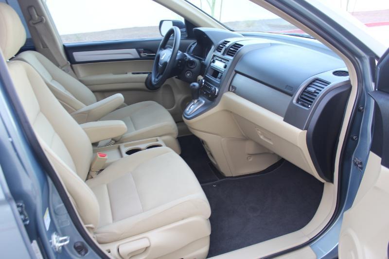 Honda CR-V LX 2WD 5-Speed AT 2011