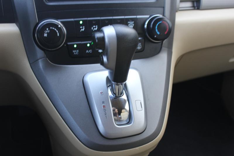 Honda CR-V LX 2WD 5-Speed AT 2011