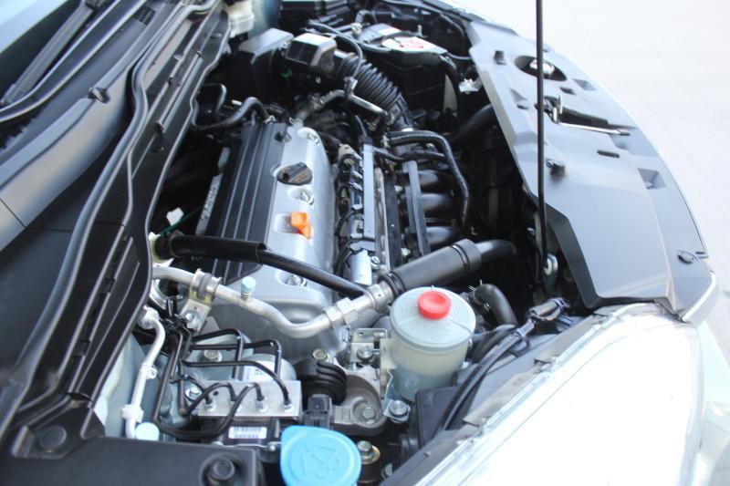 Honda CR-V LX 2WD 5-Speed AT 2011