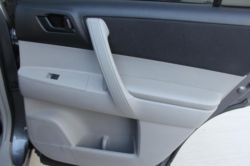 Toyota Highlander  2013