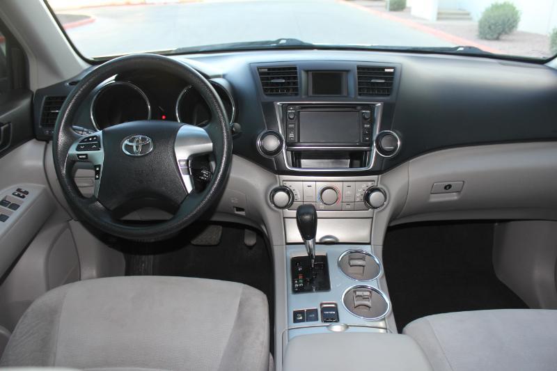Toyota Highlander  2013