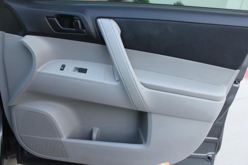 Toyota Highlander  2013