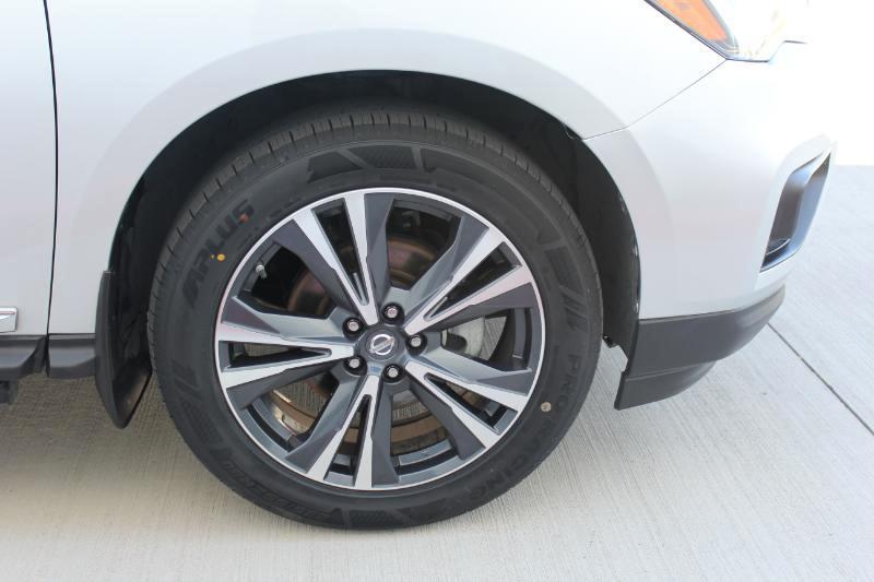 Nissan Pathfinder Platinum 2WD 2018
