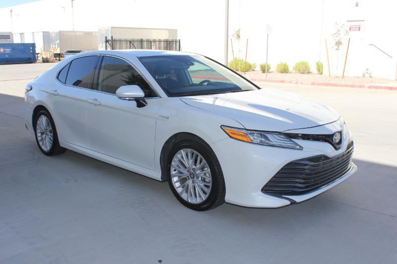 Toyota Camry Hybrid  2020