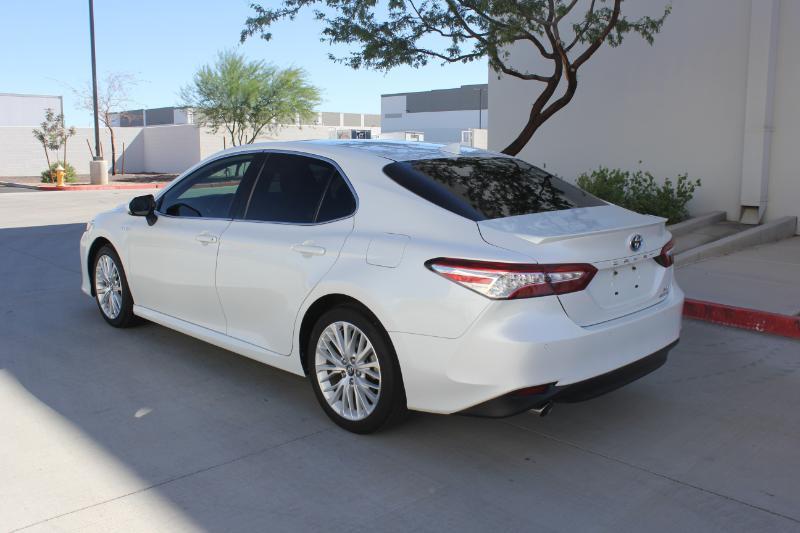 Toyota Camry Hybrid  2020