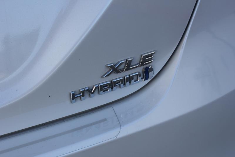 Toyota Camry Hybrid  2020