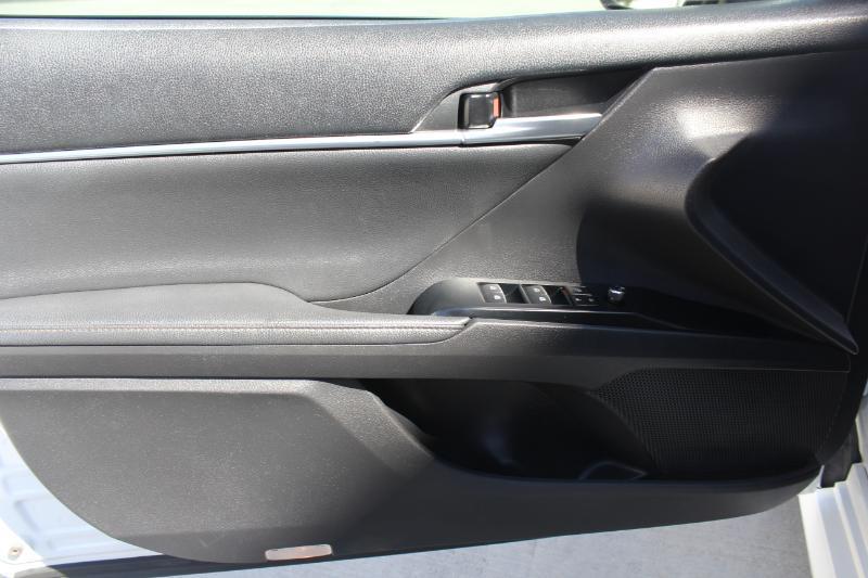 Toyota Camry Hybrid  2020