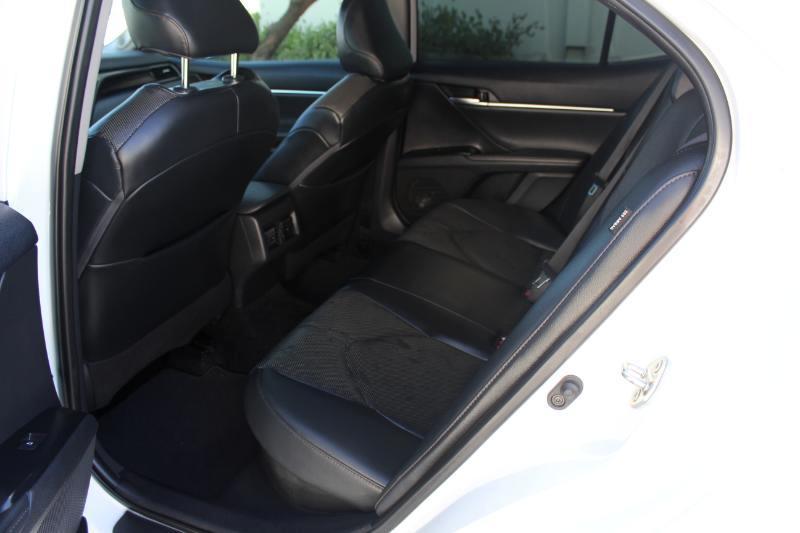 Toyota Camry Hybrid  2020
