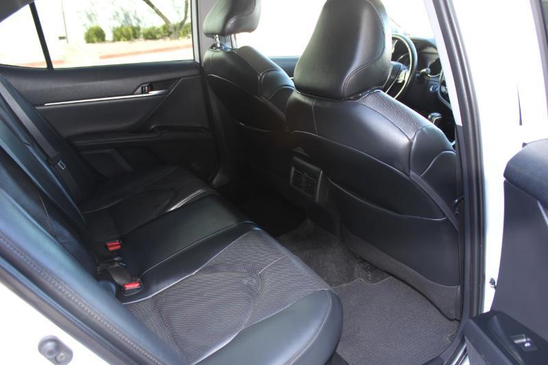 Toyota Camry Hybrid  2020
