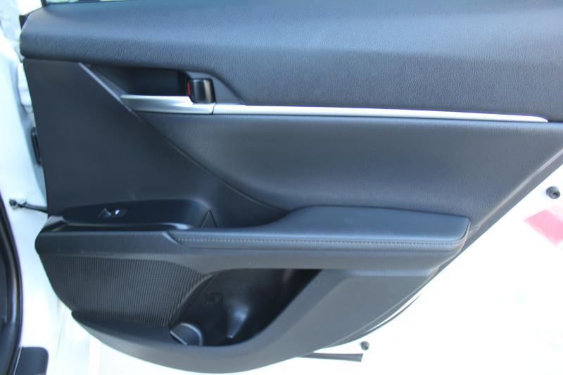 Toyota Camry Hybrid  2020