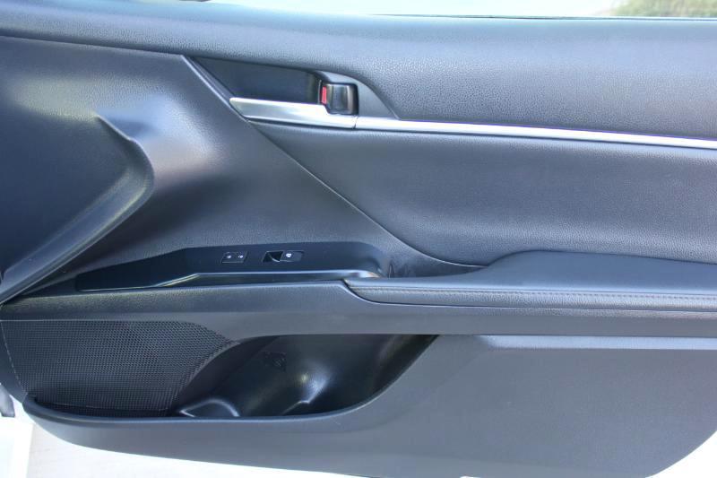 Toyota Camry Hybrid  2020