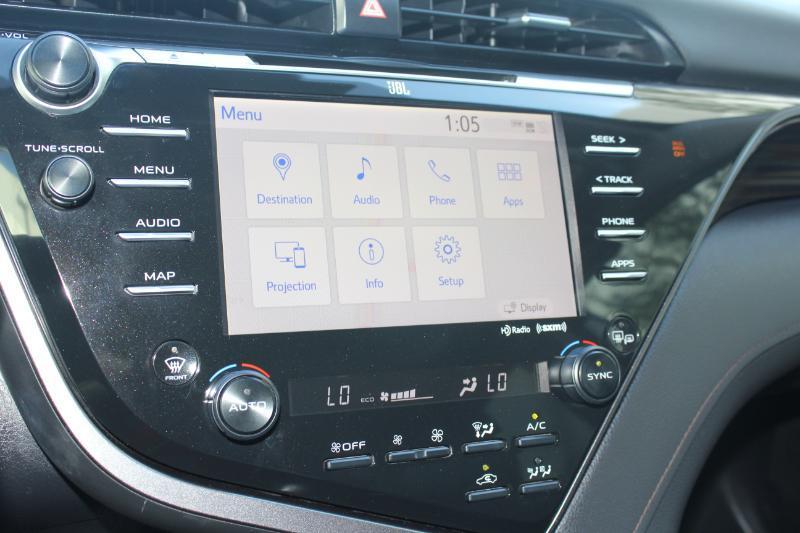 Toyota Camry Hybrid  2020