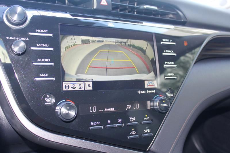 Toyota Camry Hybrid  2020
