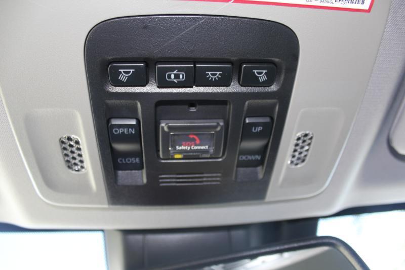 Toyota Camry Hybrid  2020