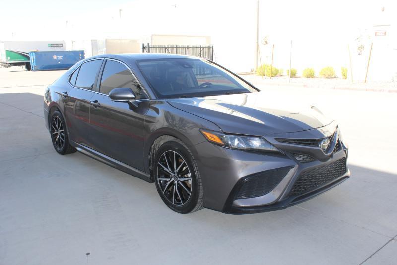 Toyota Camry SE 2023