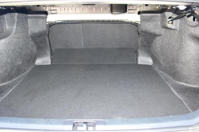 Toyota Camry SE 2023
