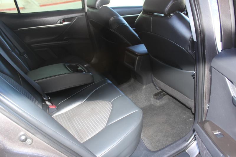 Toyota Camry SE 2023