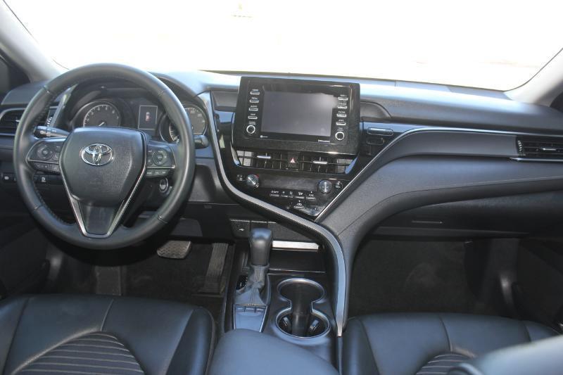 Toyota Camry SE 2023
